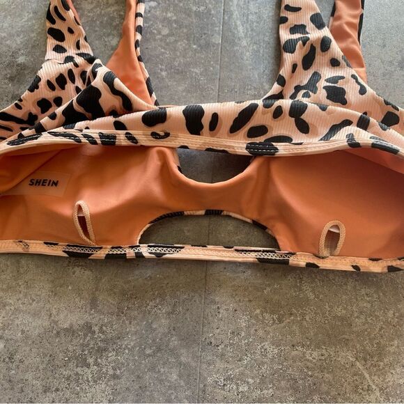 SHEIN Bikini Top Blush Leopard Peach Medium Peekaboo Beach Vacation - Picture 8 of 9